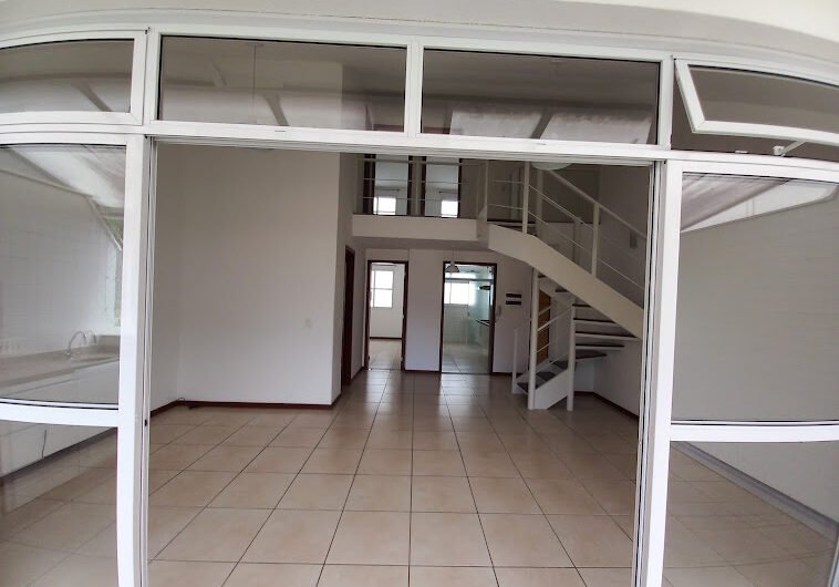 VENDA – APARTAMENTO DE COBERTURA – 2 PISOS – VILA DAS FLORES – COM 3 QUARTOS (1 SUÍTE) – VIA EXPRESSA – OLARIA – EXCELENTE LOCALIZAÇÃO