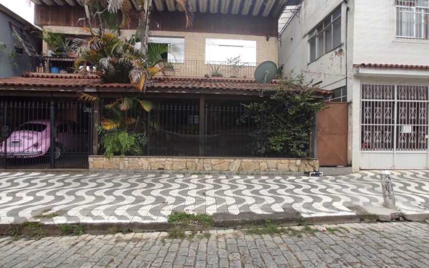 ALUGUEL – CASA PRAÇA 1º DE MAIO – OLARIA – COM 2 QUARTOS – SEM GARAGEM – EXCELENTE LOCALIZAÇÃO