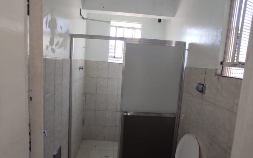 ALUGUEL – CASA RUA CEARÁ – OLARIA – COM 1 QUARTO, SALA, COZINHA, BANHEIRO, ÁREA DE SERVIÇO – SEM GARAGEM
