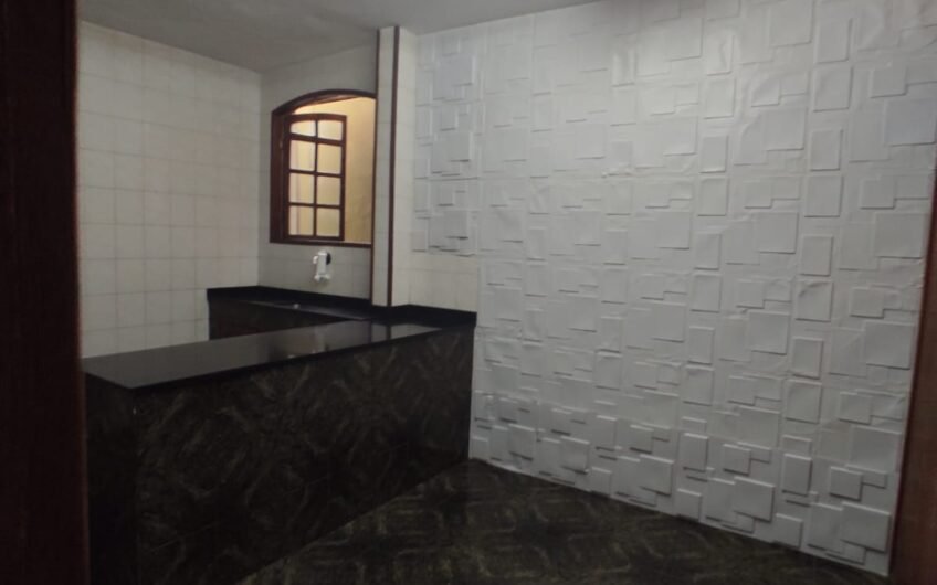 ALUGUEL – CASA PRAÇA 1º DE MAIO – OLARIA – COM 2 QUARTOS – SEM GARAGEM – EXCELENTE LOCALIZAÇÃO