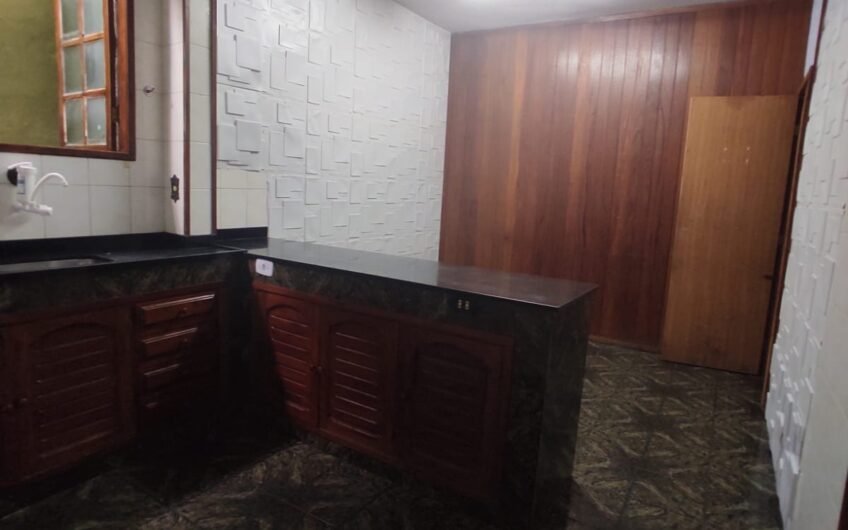 ALUGUEL – CASA PRAÇA 1º DE MAIO – OLARIA – COM 2 QUARTOS – SEM GARAGEM – EXCELENTE LOCALIZAÇÃO