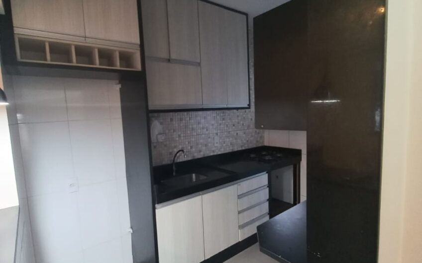 ALUGUEL – APARTAMENTO CONDOMÍNIO FECHADO -COM PLAYGROUND INFANTIL – 4º ANDAR – 2 QUARTOS – COM ESTACIONAMENTO – EXCELENTE LOCALIZAÇÃO