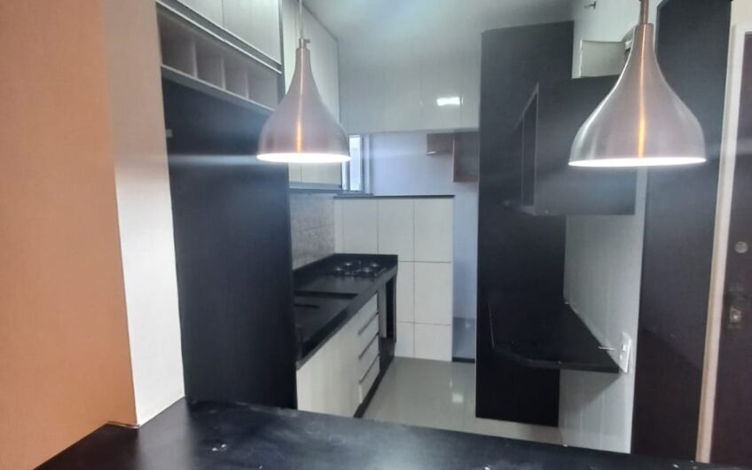 ALUGUEL – APARTAMENTO CONDOMÍNIO FECHADO -COM PLAYGROUND INFANTIL – 4º ANDAR – 2 QUARTOS – COM ESTACIONAMENTO – EXCELENTE LOCALIZAÇÃO