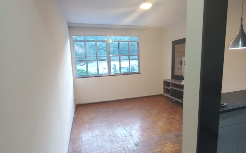 ALUGUEL – APARTAMENTO CONDOMÍNIO FECHADO -COM PLAYGROUND INFANTIL – 4º ANDAR – 2 QUARTOS – COM ESTACIONAMENTO – EXCELENTE LOCALIZAÇÃO