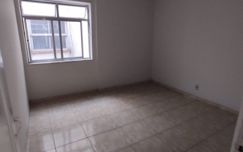 ALUGUEL – APARTAMENTO 1 QUARTO – 4º ANDAR – SEM ELEVADOR E GARAGEM – NÃO ACEITA ANIMAIS – RUA PORTUGAL – CENTRO – EXCELENTE LOCALIZAÇÃO