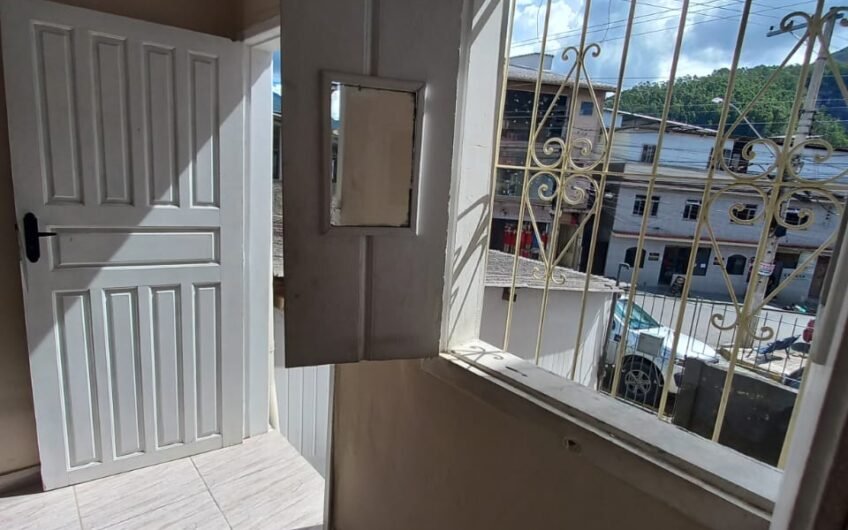 ALUGUEL – CASA 2 QUARTOS – RUA RAUL VEIGA ESQUINA COM RUA GUSTAVO LIRA – EXCELENTE LOCALIZAÇÃO