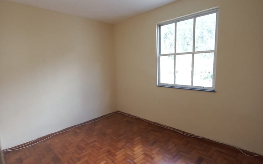 ALUGUEL – APARTAMENTO EM CONDOMÍNIO FECHADO COM PLAYGROUND INFANTIL – 3º ANDAR – SEM ELEVADOR  E COM GARAGEM – NÃO ACEITA ANIMAIS – EXCELENTE LOCALIZAÇÃO