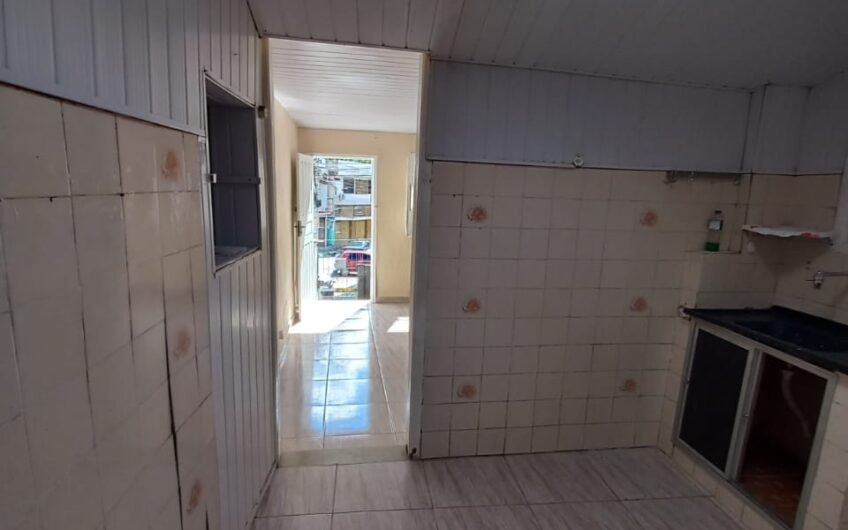 ALUGUEL – CASA 2 QUARTOS – RUA RAUL VEIGA ESQUINA COM RUA GUSTAVO LIRA – EXCELENTE LOCALIZAÇÃO