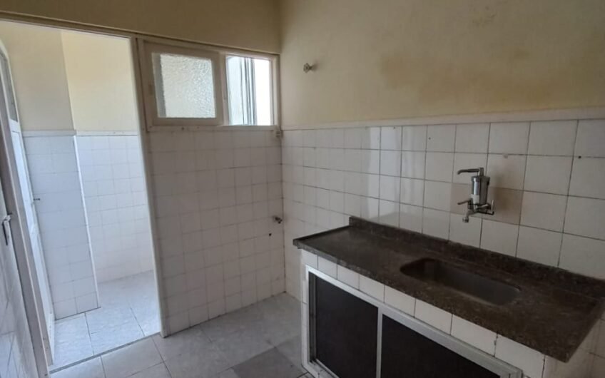 ALUGUEL – APARTAMENTO EM CONDOMÍNIO FECHADO COM PLAYGROUND INFANTIL – 3º ANDAR – SEM ELEVADOR  E COM GARAGEM – NÃO ACEITA ANIMAIS – EXCELENTE LOCALIZAÇÃO