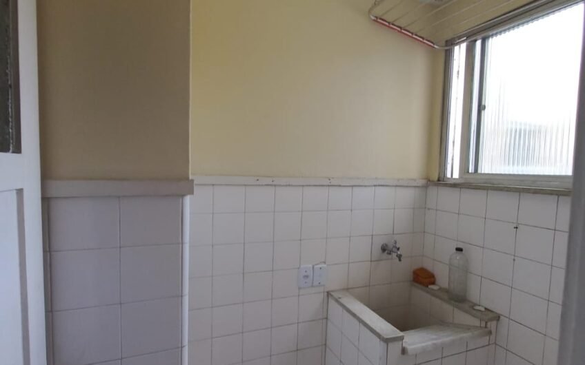 ALUGUEL – APARTAMENTO EM CONDOMÍNIO FECHADO COM PLAYGROUND INFANTIL – 3º ANDAR – SEM ELEVADOR  E COM GARAGEM – NÃO ACEITA ANIMAIS – EXCELENTE LOCALIZAÇÃO