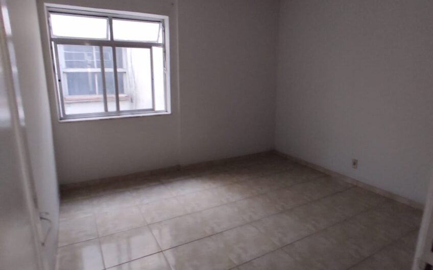 ALUGUEL – APARTAMENTO 1 QUARTO – 4º ANDAR – SEM ELEVADOR E GARAGEM – NÃO ACEITA ANIMAIS – RUA PORTUGAL – CENTRO – EXCELENTE LOCALIZAÇÃO