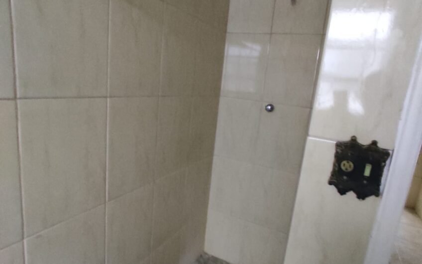 ALUGUEL – APARTAMENTO 1 QUARTO – 4º ANDAR – SEM ELEVADOR E GARAGEM – NÃO ACEITA ANIMAIS – RUA PORTUGAL – CENTRO – EXCELENTE LOCALIZAÇÃO