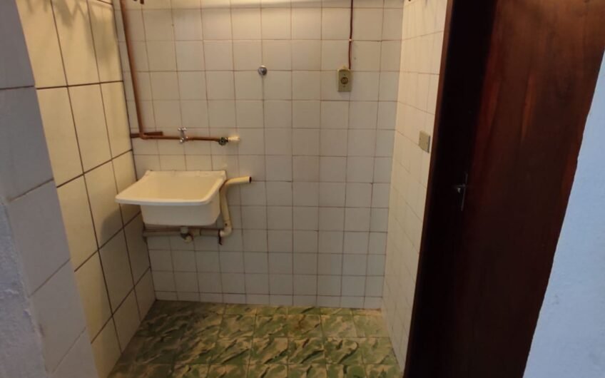 ALUGUEL – CASA DE 1 QUARTO – RUA VICENTE SOBRINHO (FUNDOS) – OLARIA – NÃO TEM GARAGEM – EXCELENTE LOCALIZAÇÃO – NÃO ACEITA ANIMAIS – ALUGUEL COM SINAL DE CATV