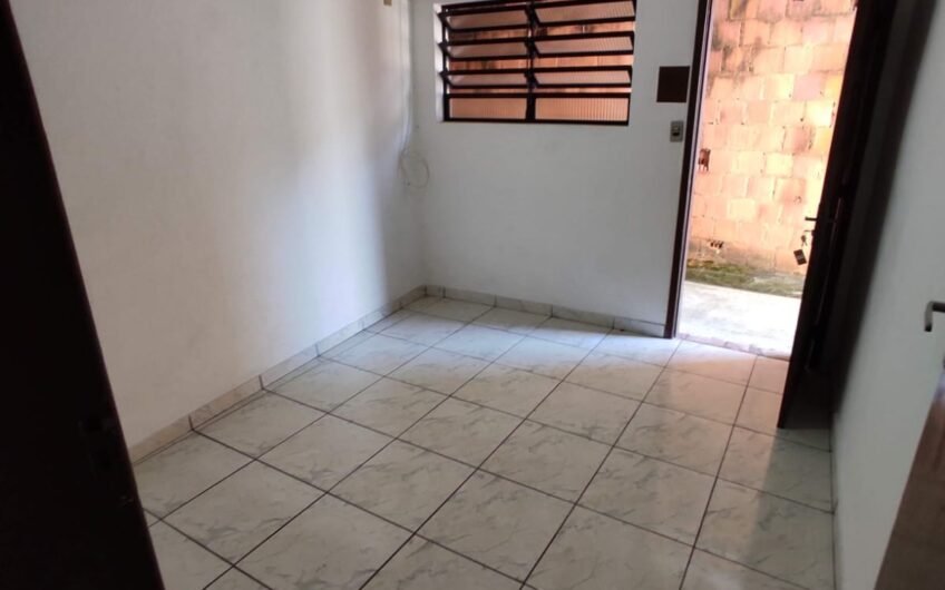 ALUGUEL – CASA DE 1 QUARTO – RUA VICENTE SOBRINHO (FUNDOS) – OLARIA – NÃO TEM GARAGEM – EXCELENTE LOCALIZAÇÃO – NÃO ACEITA ANIMAIS – ALUGUEL COM SINAL DE CATV